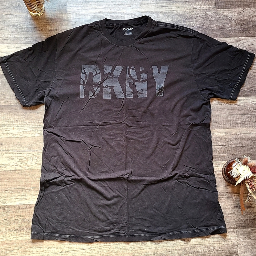 DKNY T-Shirt